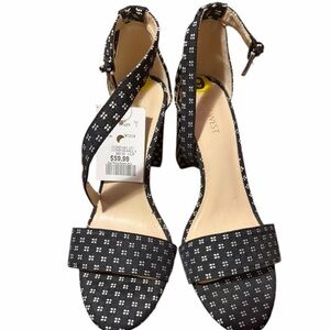 New! Nine West Black Patterned Sandals -Size 9